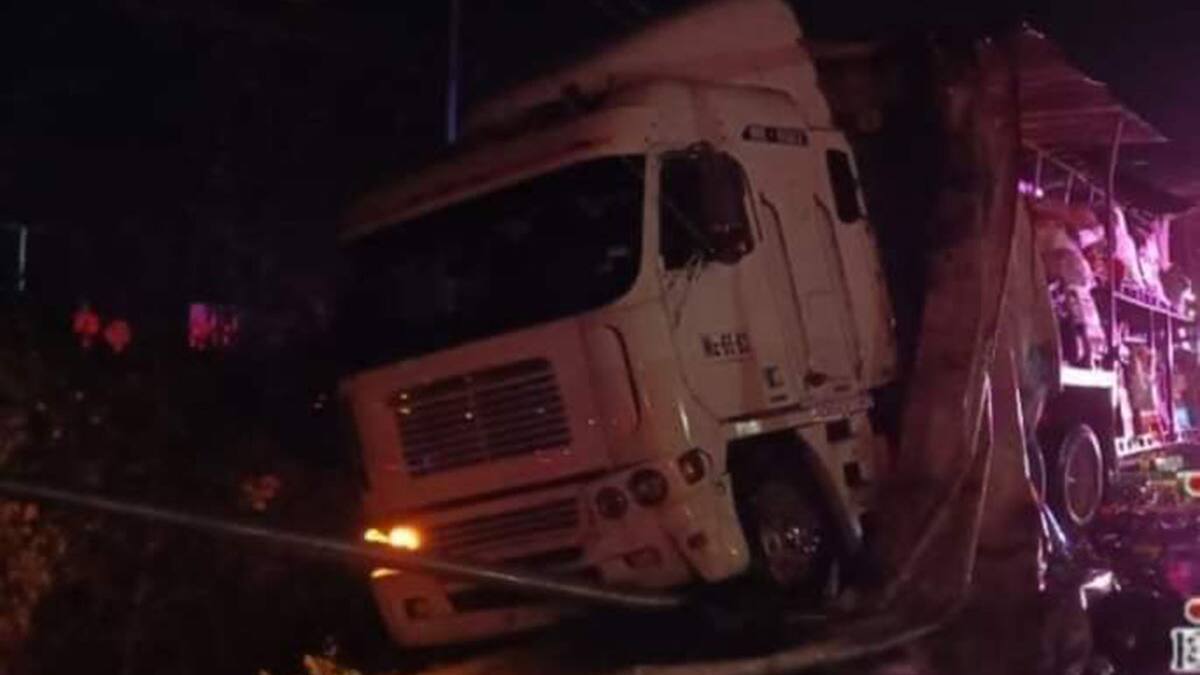 VIDEO | Accidente en la Ruta 5 Sur dejó un fallecido y 16 heridos