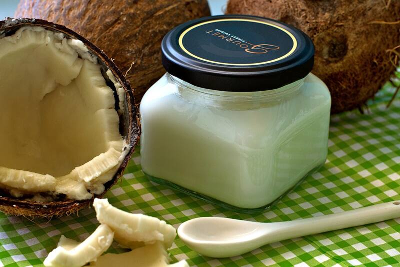 La mascarilla de aceite de coco tiene múltiples beneficios.