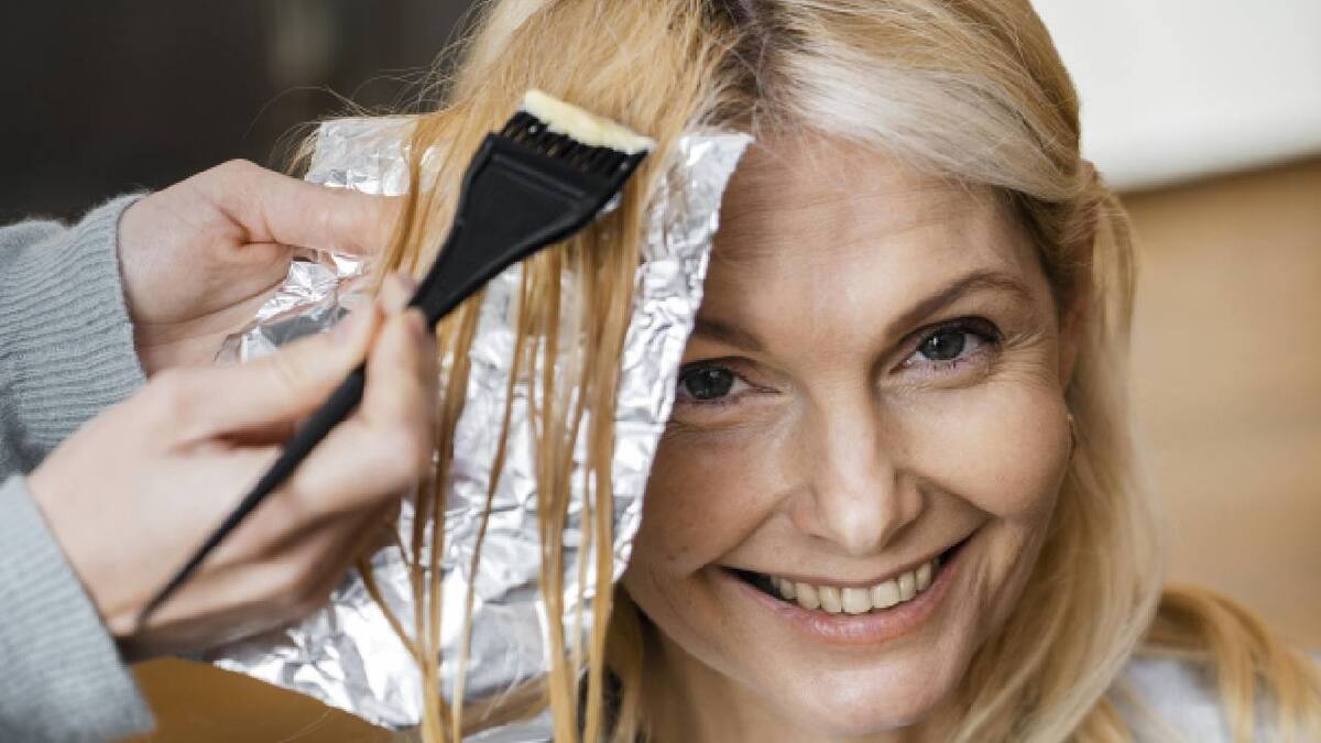 Aclara tu pelo sin dañarlo con este tónico natural
