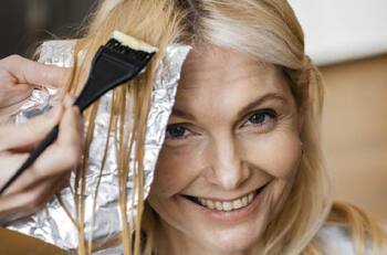 Aclara tu pelo sin dañarlo con este tónico natural