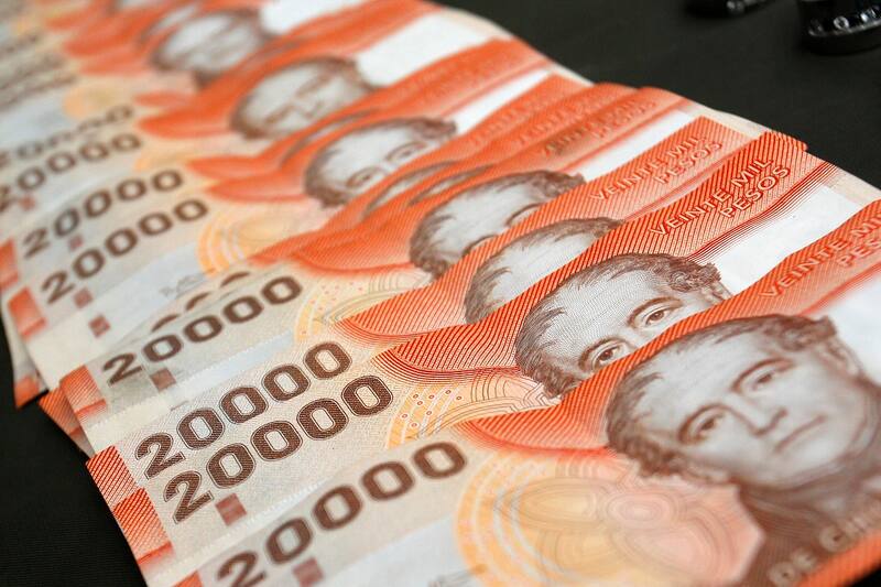 Revisa todos los detalles de estas platas pendientes en los bancos. Foto: ATON.