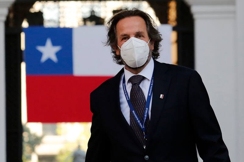 Santiago 5 noviembre 2020
El sub secretario de Redes Asistenciales Alberto Dougnac llega a La Moneda
Marcelo Hernandez/Aton Chile