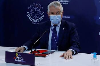 Ministro Paris y posible rebrote por manifestaciones: "Alcaldes que salieron corriendo serán responsables"