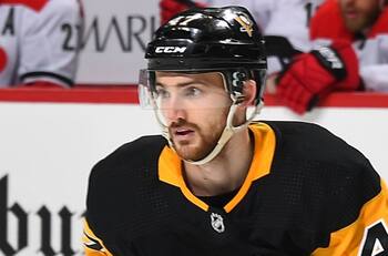 Justicia no levantará cargos criminales contra hockista de hielo que mató a rival con la cuchilla de su patín