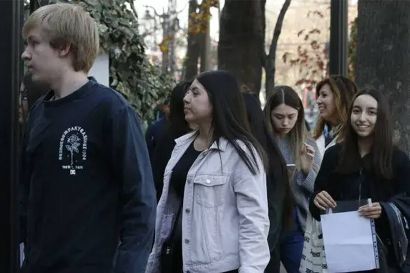 La entrega del crédito de Caja Los Andes es crucial en época de admisión universitaria. Créditos: ATON.