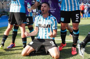 Maravilla Martínez, de posible refuerzo de la U a campeón y goleador de la Copa Sudamericana