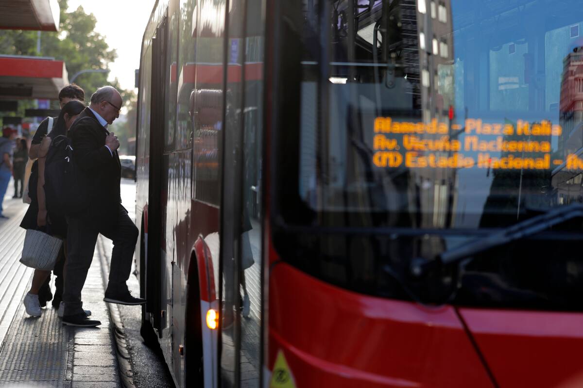La tarjeta permite acceder a tarifas rebajadas en el transporte público dentro de la Región Metropolitana.