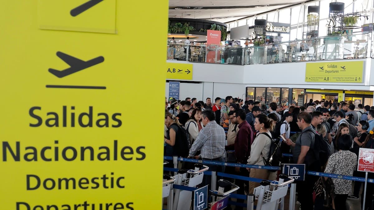 Más puertas de embarque y 27 nuevas tiendas: las mejoras que el Aeropuerto de Santiago estrena en septiembre