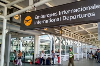 ¿Sabes cómo calcularlo?: Descubre cuánto te podría costar el estacionamiento en el Aeropuerto de Santiago