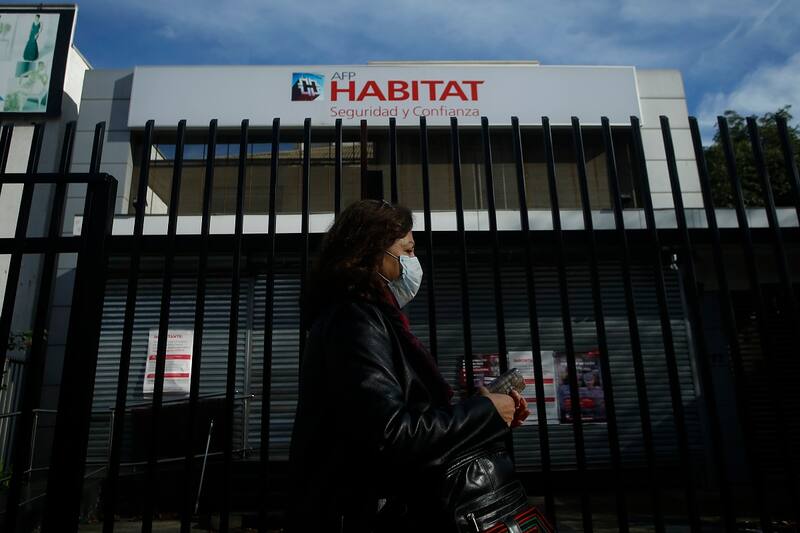 Vina del Mar, 27 de junio de 2020.
Fachada de la AFP Habitat.
Sebastian Cisternas/ Aton Chile.