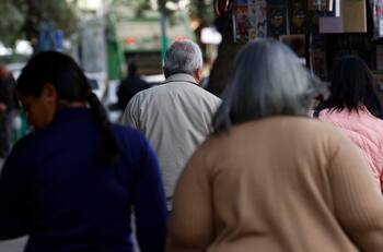 Estos son los adultos mayores que cobrarán el Aguinaldo de Navidad en diciembre: recibirán hasta $43.000