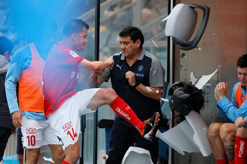 Agustín Farías salió reemplazado antes del entretiempo en la victoria sobre O'Higgins. Foto: Aton.