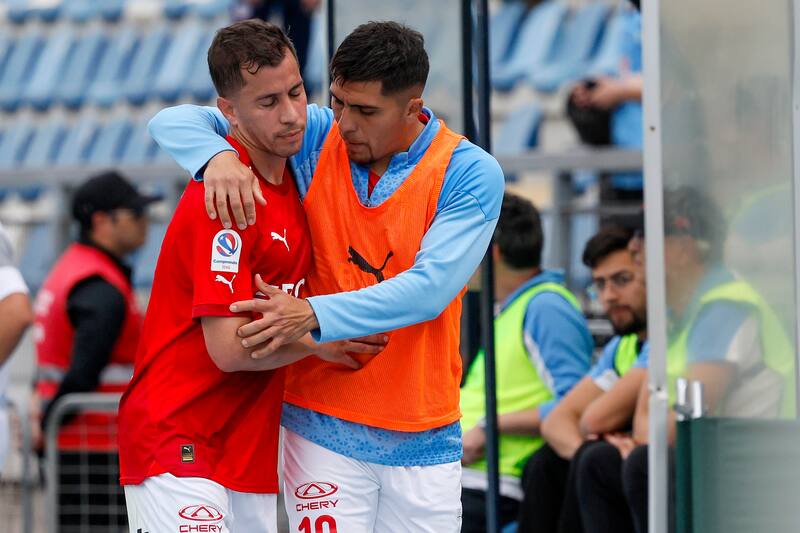 Agustín Farías salió reemplazado en Universidad Católica.