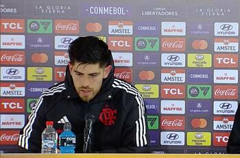 VIDEO | Arquero de Flamengo que jugó en Chile ninguneó el golazo de Palestino: “De rebote”