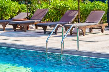 Si arriendas un departamento para vacaciones por Airbnb podrías no poder usar la piscina: esta es la razón