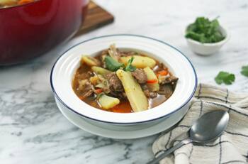 “No te puede faltar el cilantro”: El cocinero tradicional Huaso Pipe, entrega su receta clásica de ajiaco