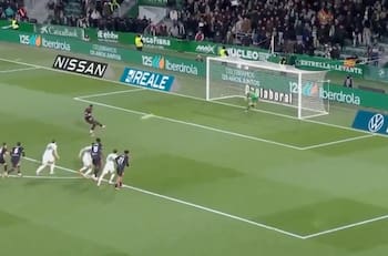 VIDEO | Con Gabriel Suazo ingresando desde la banca: Sevilla logra agónico empate ante el Elche