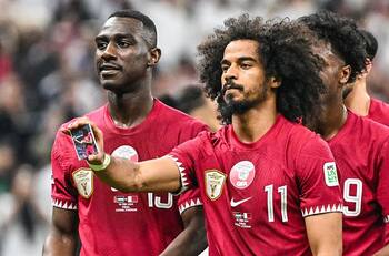 VIDEO | Rarísimo: Akram Afif anotó en la final de la Copa Asia y festejó con un truco de magia