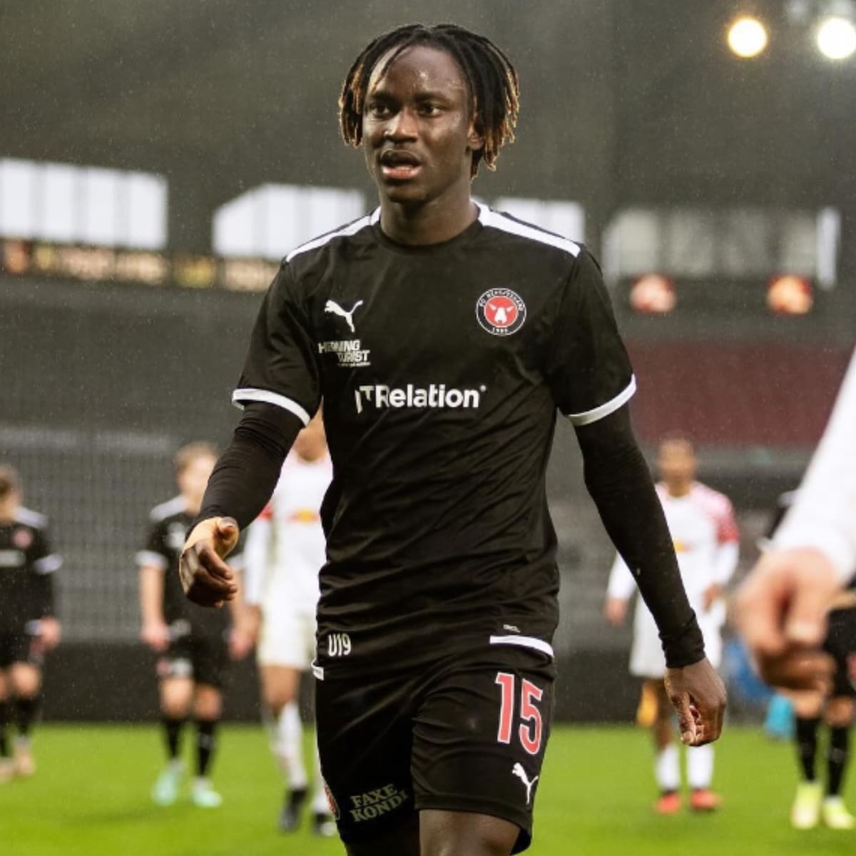 Darío Osorio y el Midtjylland en alerta: compañero fue acuchillado y estuvo en coma inducido