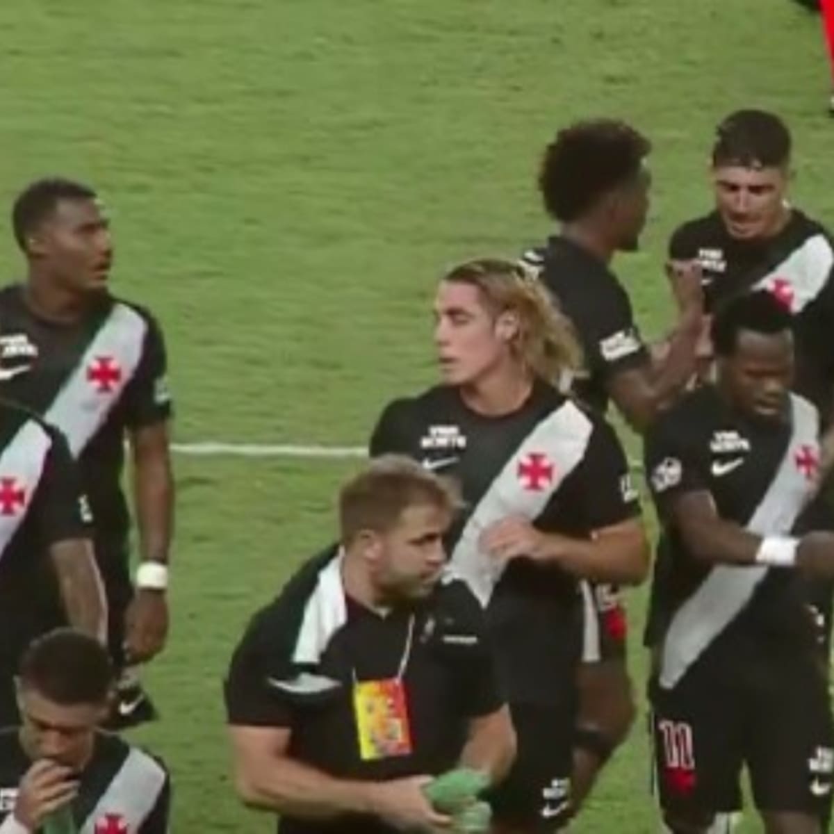 VIDEO | Alan Saldivia se vio involucrado en la pelea de dos compañeros y así reaccionó en Brasil