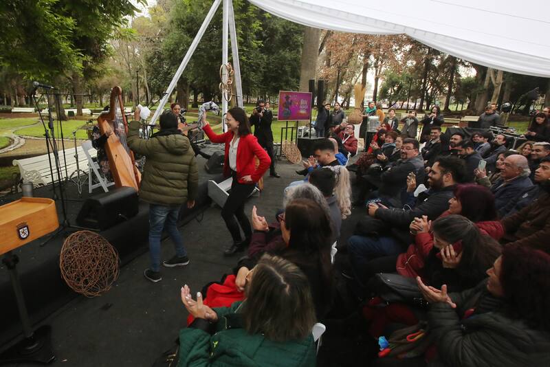 Santiago, 21 de agosto de 2023
Alcaldesa de Santiago realiza el lanzamiento Cartel completo de artistas que participarán en las Fondas del Parque O’Higgins 2023.
Jonnathan Oyarzun/Aton Chile