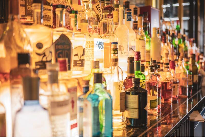 Estas son algunas bebidas no tradicionales para disfrutar del 18.