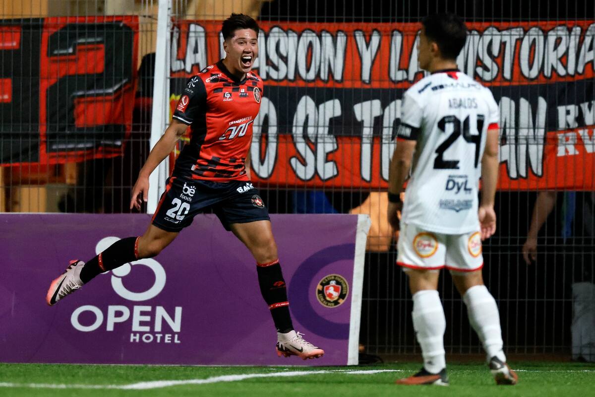 El delantero anotó uno de los goles de Limache ante Rangers en la final de la Liguilla de Ascenso 2024. Ahora, espera repetir con Cobreloa. Foto: Agencia Aton