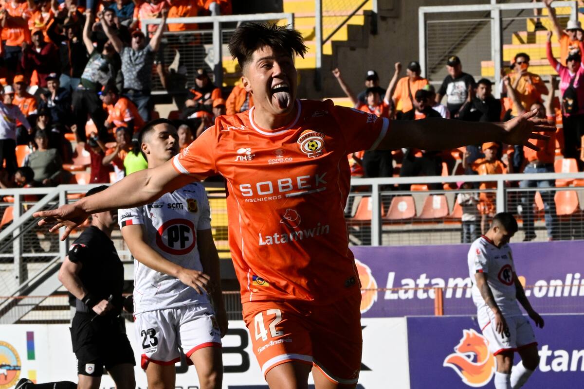 El delantero se despidió de Cobreloa en sus redes sociales. Foto: Agencia ATON.