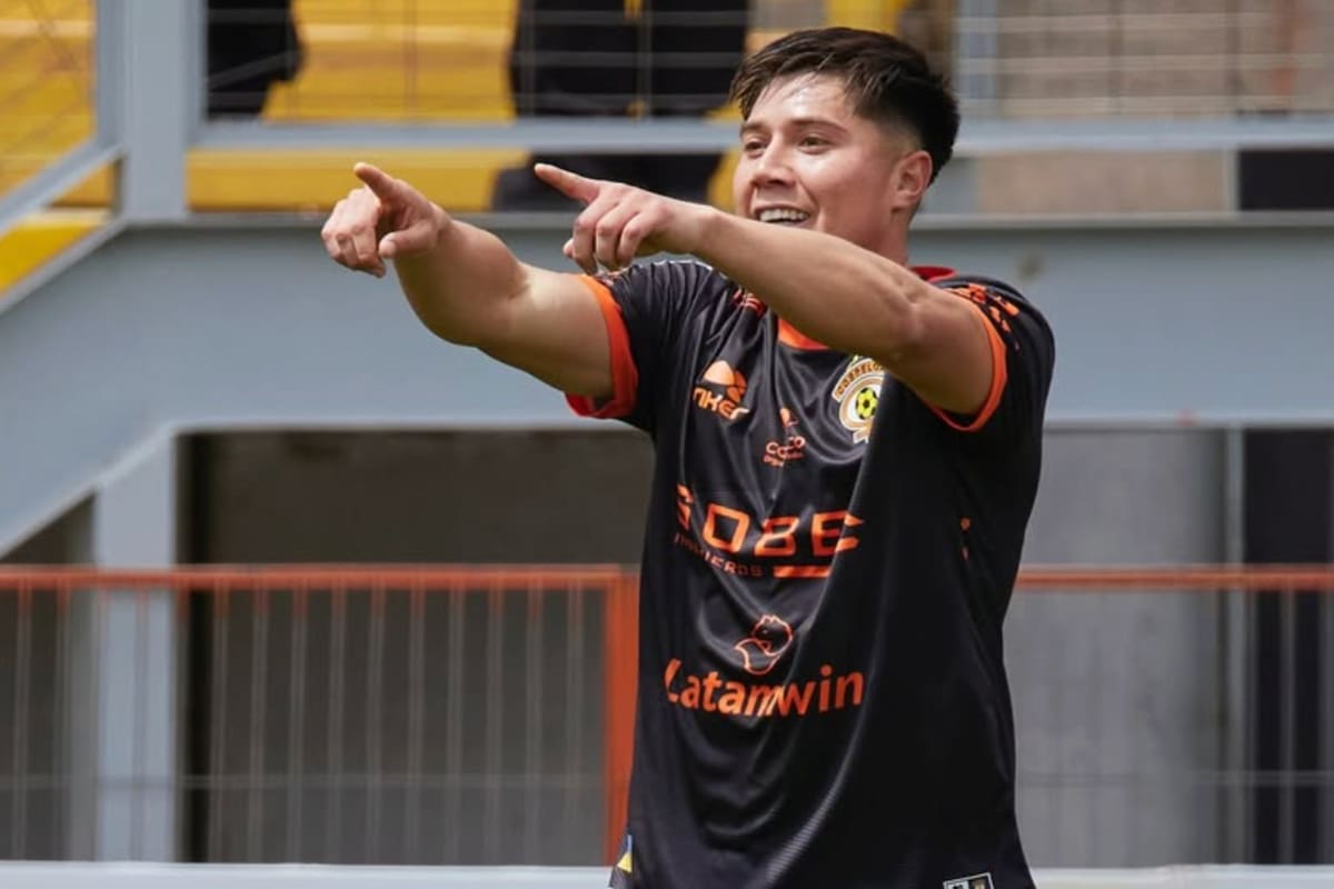 El delantero no seguirá en Cobreloa. Foto: @aldrixjara en Instagram.