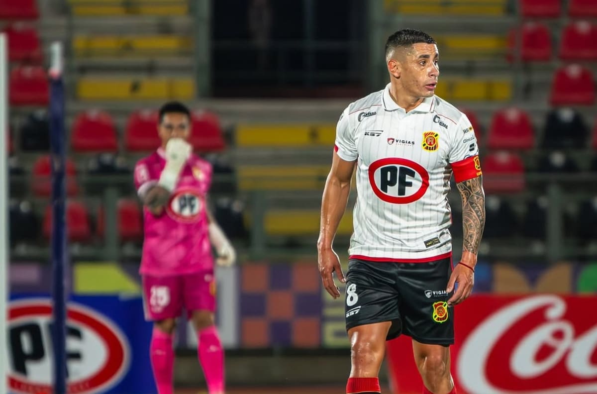 En Rangers ponen a Fernando Zampedri de ejemplo para explicar su crisis: “Le pega con el pecho y es gol”
