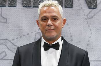 “Vamos a hacer lo que esté en nuestras manos”: Alejandro Sanz visitó a los afectados de la Quinta Región y comprometió su ayuda