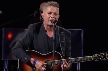 El tierno gesto de Alejandro Sanz que sorprendió a periodista de Canal 13