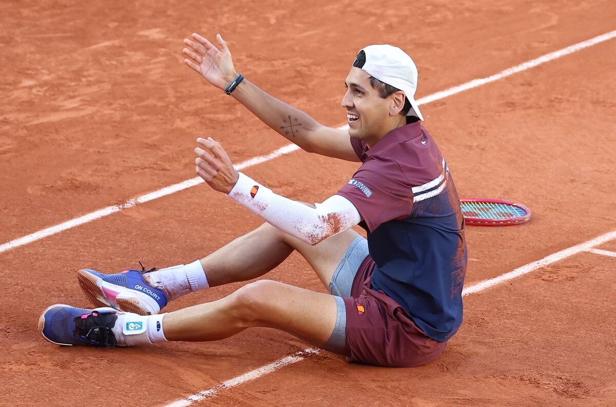 Alejandro Tabilo sigue en llamas en Roland Garros y sorprende avanzando una nueva ronda