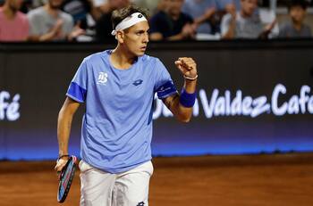 Imparable: Alejandro Tabilo ya está en cuartos de final del Challenger de Lima y recupera el N° 3 del tenis chileno