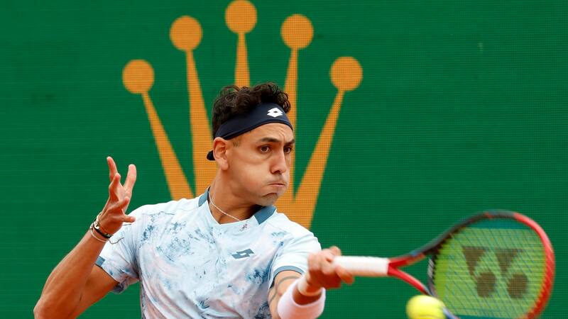 VIDEO | Djokovic se quedó mirando: el puntazo “a lo Nadal” de Alejandro Tabilo en Montecarlo