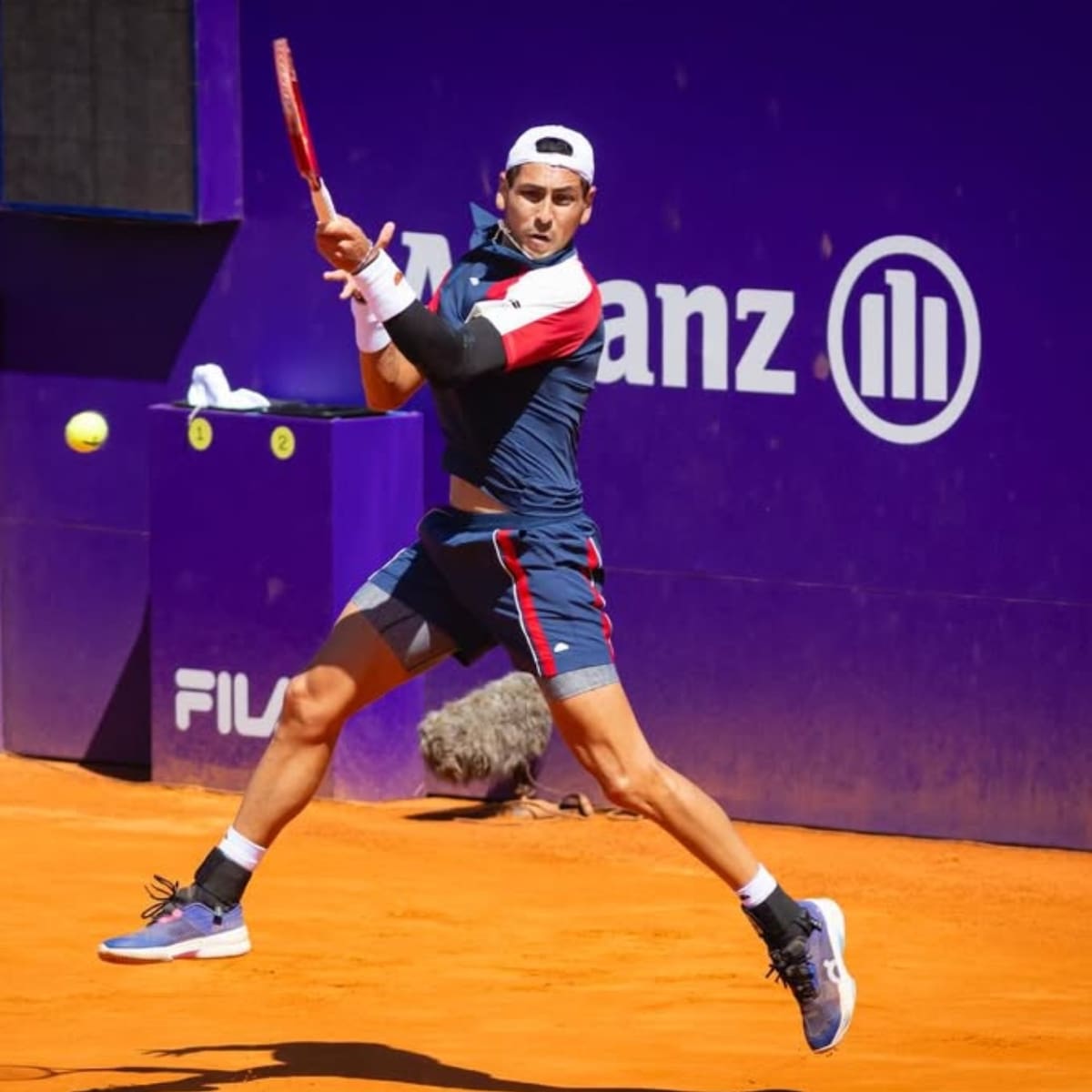 Alejandro Tabilo demoledor: espectacular triunfo del chileno en su debut en Roland Garros