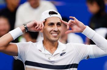 Everton felicitó a Alejandro Tabilo tras conquistar el ATP de Chengdú