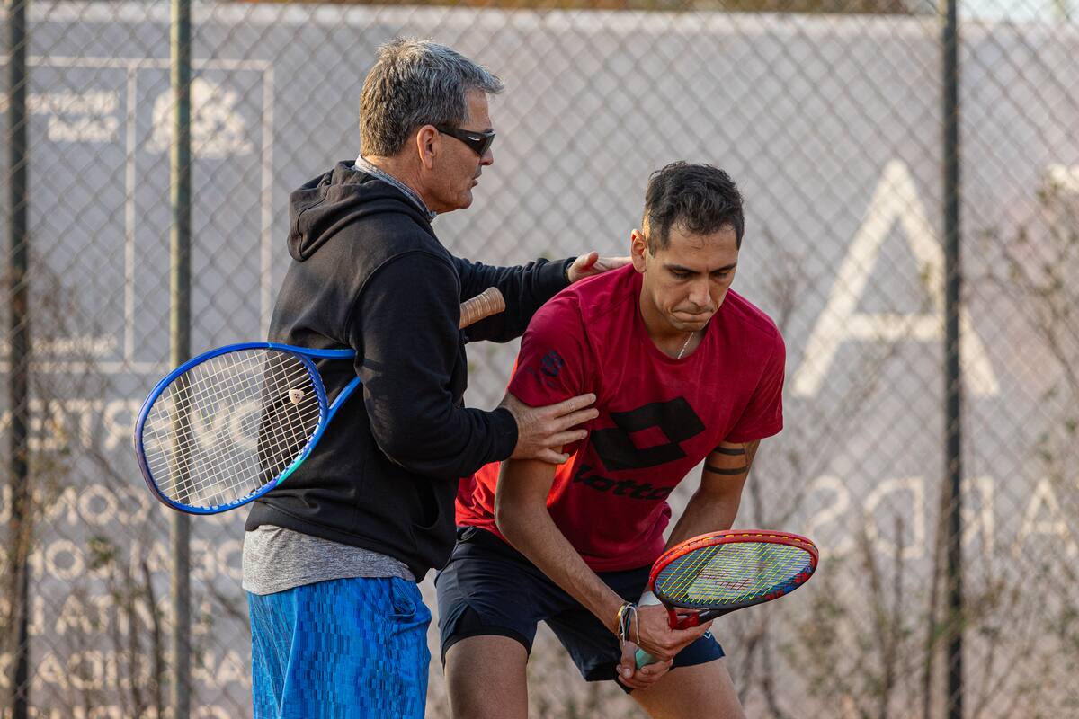 El coach hizo el contacto con Larry Stefanki. Foto: Felipe Escobedo