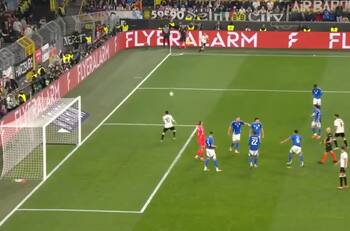 Desconcentración total: Italia protagoniza uno de los goles más insólitos de la jornada en Nations League