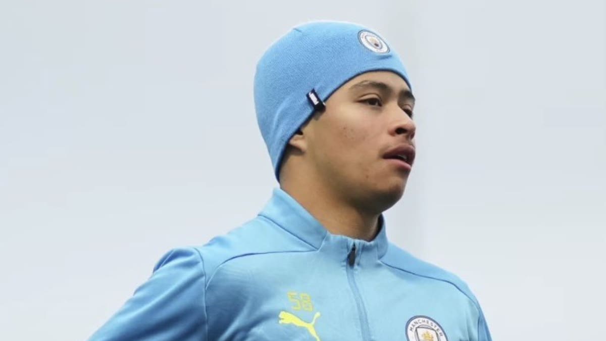 Refuerzo de lujo: Querétaro de Esteban González rompe el mercado y ficha a volante del Manchester City