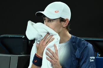 “Tiene un aura”: Alex de Minaur contó qué se siente enfrentar hoy en día a Jannik Sinner