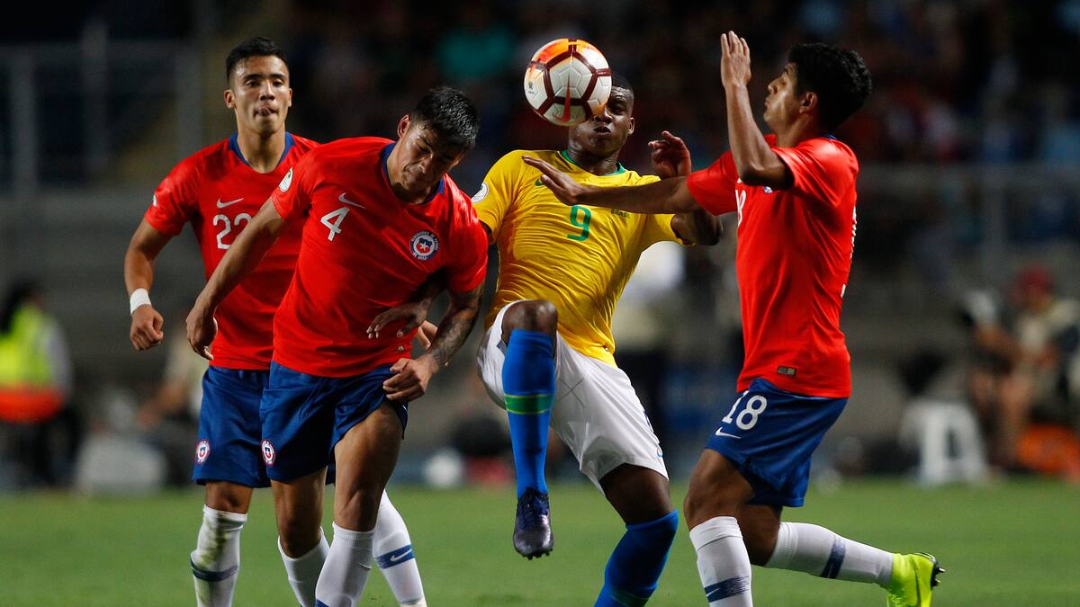 Jugó en la Roja, viene de ser cortado en Argentina y ahora sorprende fichando en Primera B