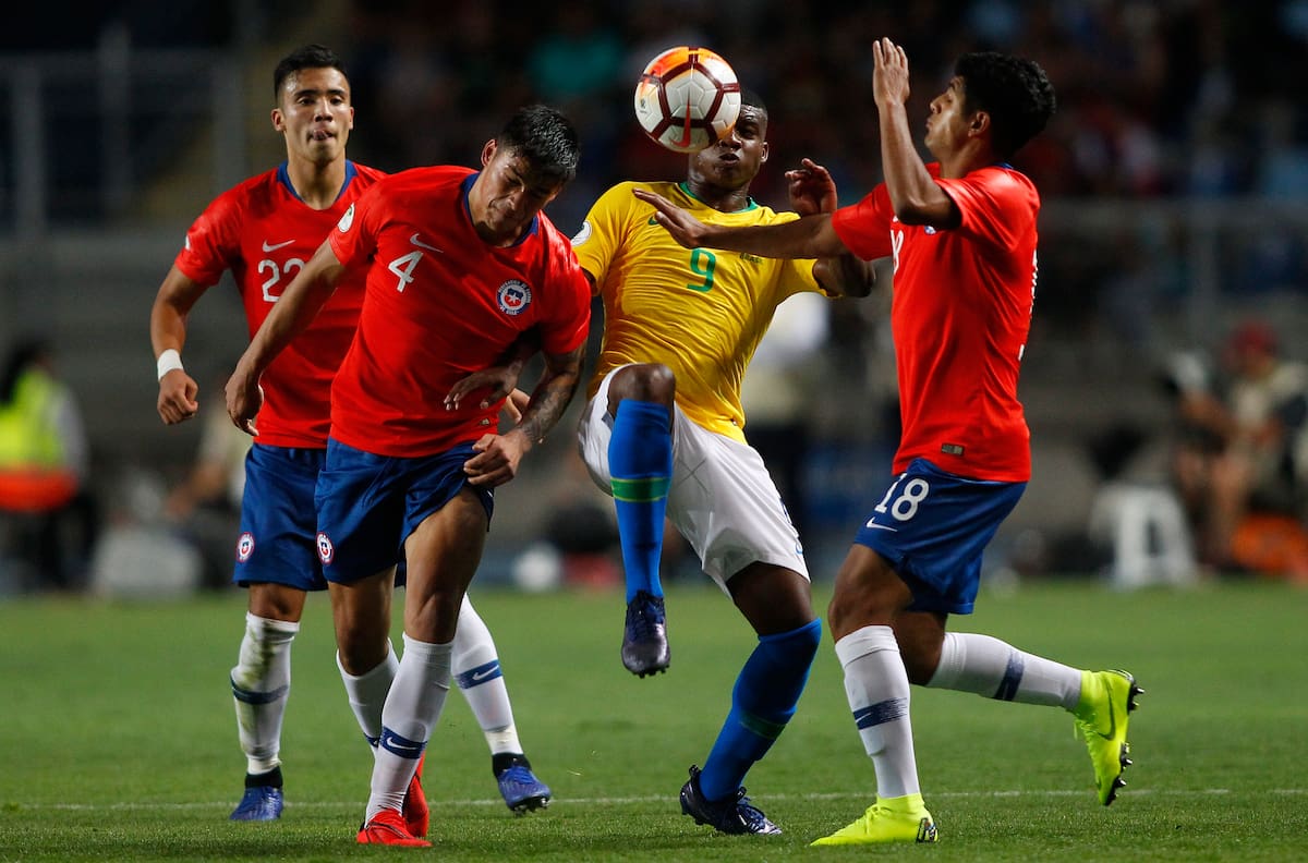 Jugó en la Roja, viene de ser cortado en Argentina y ahora sorprende fichando en Primera B