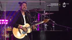 “Erí un...”: el chilenismo de Alex Ubago que generó risas y aplausos en el Festival de Las Condes