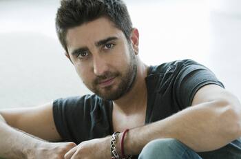 ¿Quién es Álex Ubago, cantante español que encabeza el Festival de Las Condes?