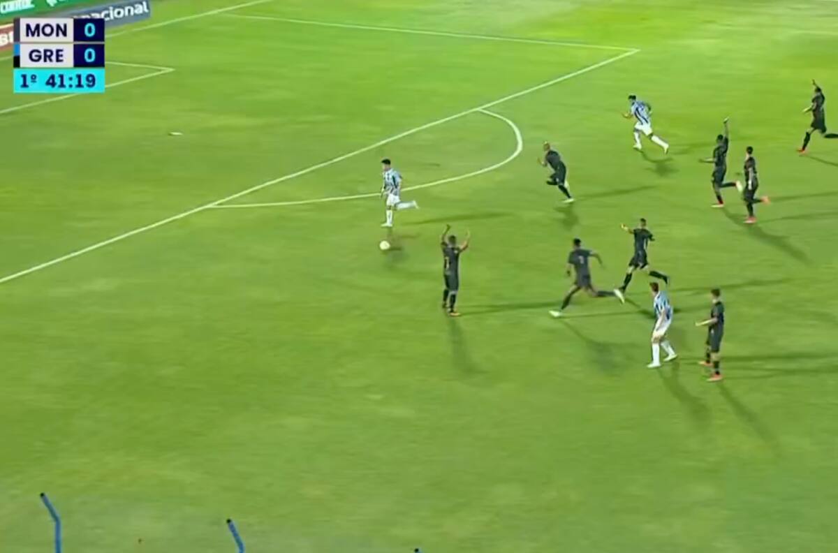 ¡Lo dejó solo! Alexander Aravena sigue brillando en el Gremio de Gustavo Quinteros con esta asistencia