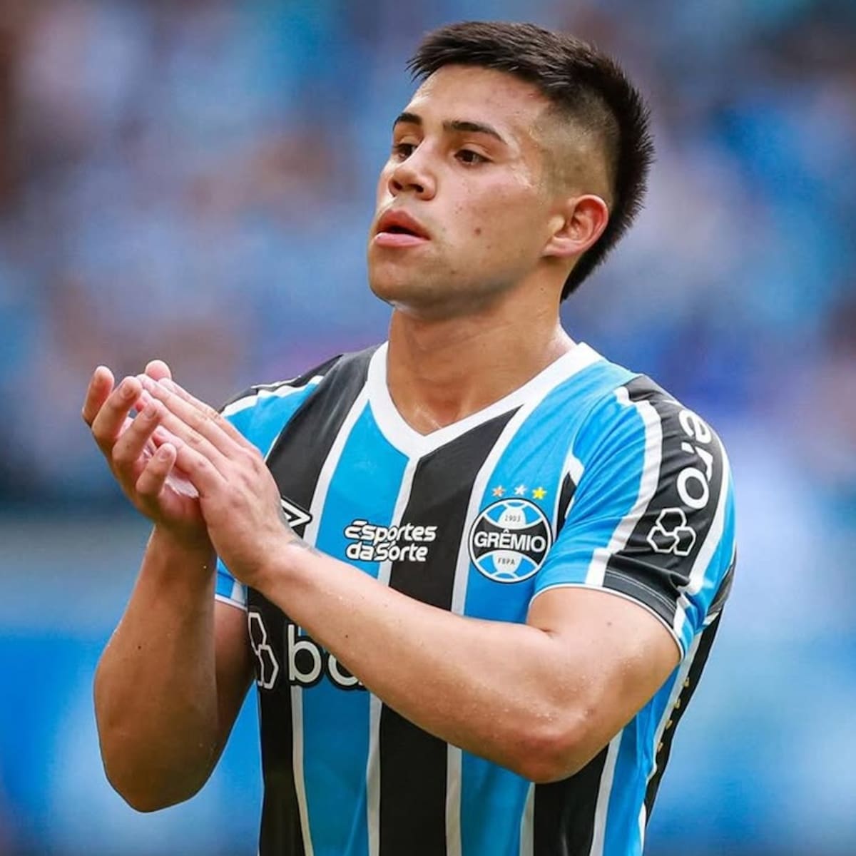 ¿Vuelve al fútbol chileno? Alexander Aravena aparece en la lista para reforzar a Colo-Colo