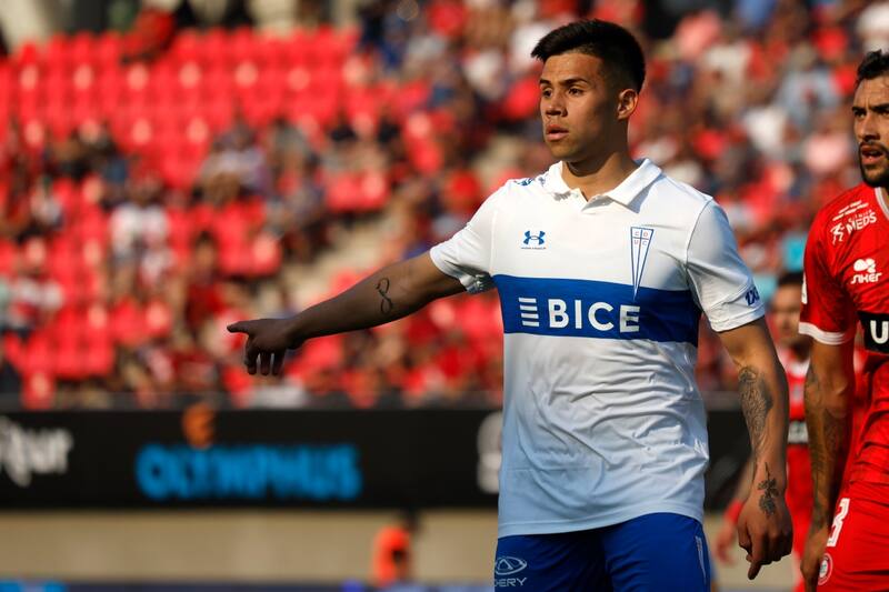 , delantero de Universidad Católica. Foto: Agencia Aton.