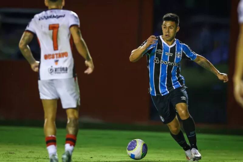 El extremo de La Roja salió de la convocatoria del Gremio. Foto: Gremio.