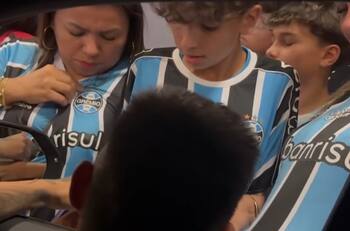 “Aravenamania”: Tomás Vodanovic mostró la locura que desata Alexander Aravena en Brasil